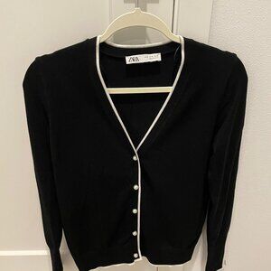 ZARA BUTTONED KNIT CARDIGAN